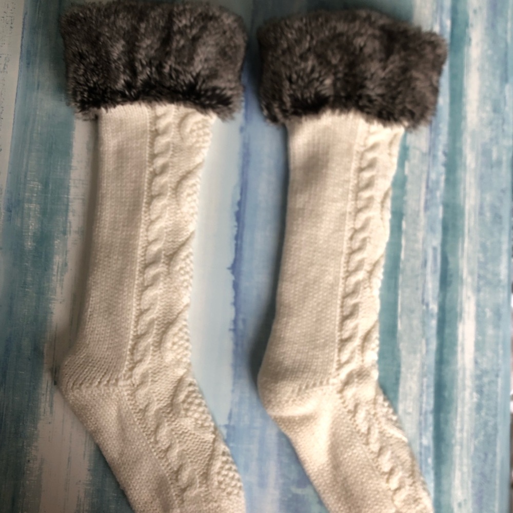 Cozy White Cable Knit Reading Socks with Faux Fur Trim